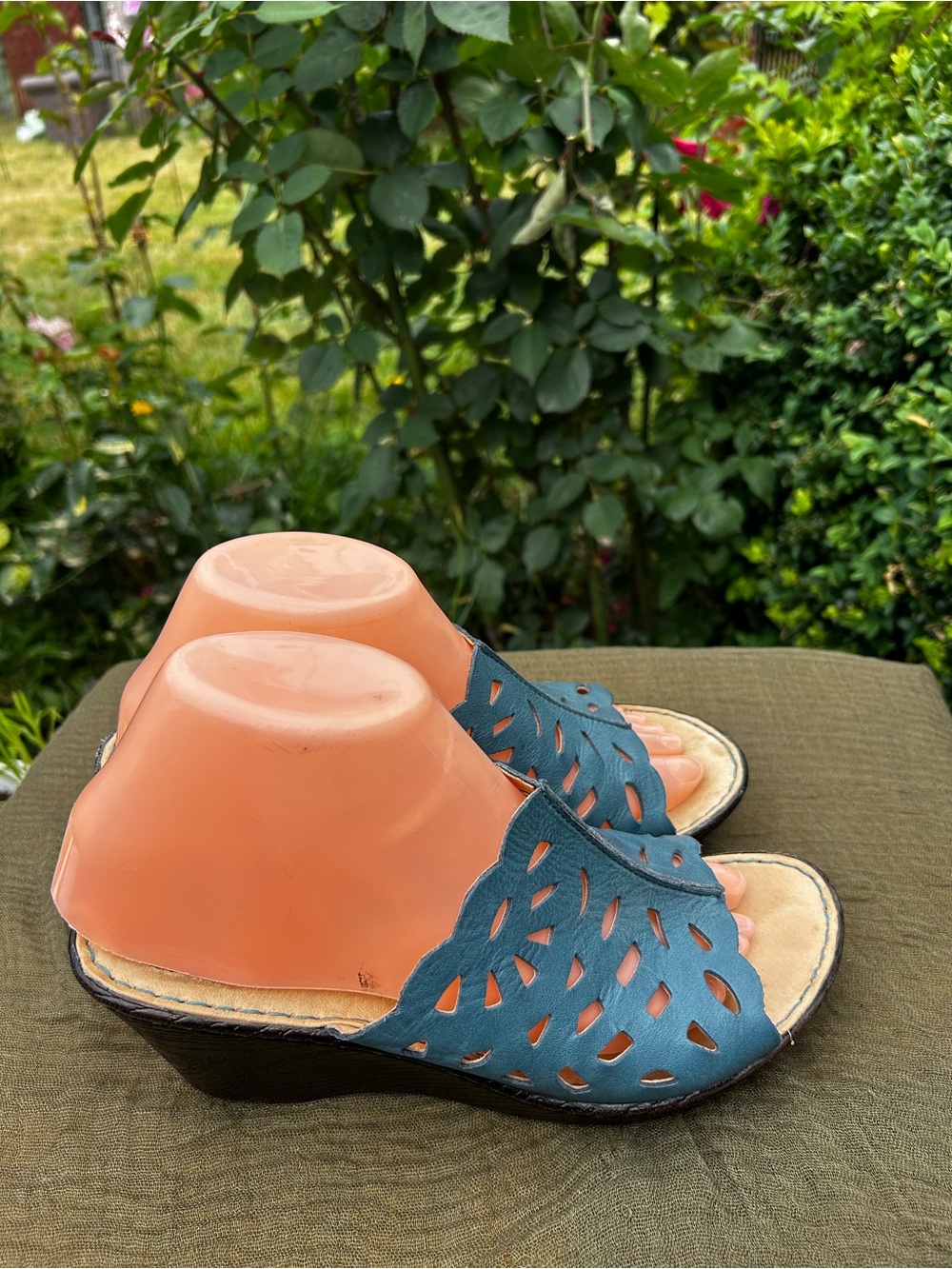 Born Women’s Blue Cutout Wedge Sandals Size 8M